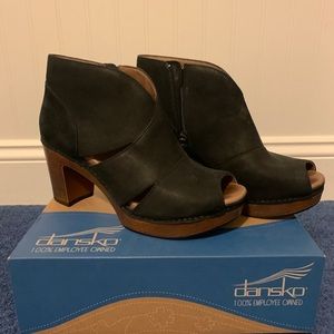 Dansko Delphina Milled Nubuck